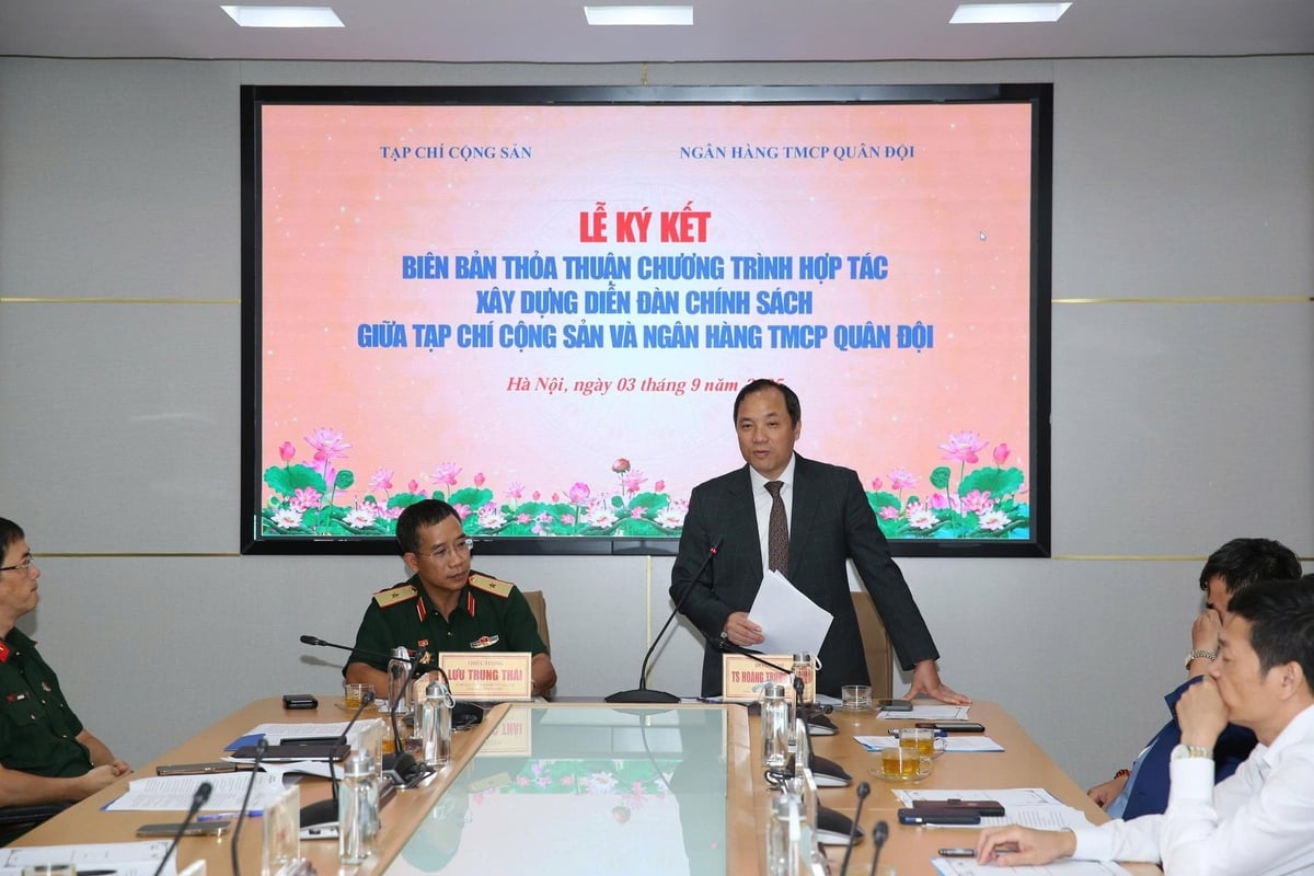 Ông Hoàng Trung Dũng, Tổng Biên tập Tạp chí Cộng sản phát biểu tại sự kiện. Ảnh: TN. Ông Hoàng Trung Dũng, Tổng Biên tập Tạp chí Cộng sản phát biểu tại sự kiện. Ảnh: TN.