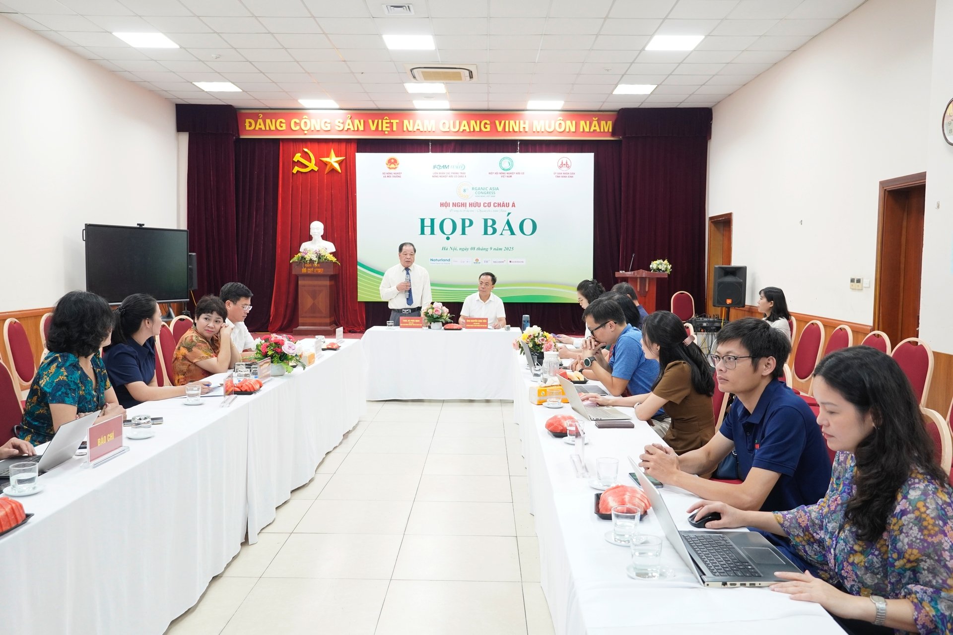 Buổi họp báo giới thiệu 'Hội nghị Hữu cơ châu Á lần thứ 8' năm 2025 diễn ra sáng 8/9, tại Hà Nội. Ảnh: Hồng Thắm. Buổi họp báo giới thiệu 'Hội nghị Hữu cơ châu Á lần thứ 8' năm 2025 diễn ra sáng 8/9, tại Hà Nội. Ảnh: Hồng Thắm.