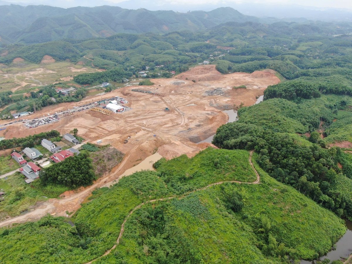 Dự án Khu công nghiệp Trấn Yên kỳ vọng sẽ tạo động lực tăng trưởng mới cho khu vực phía Nam của tỉnh Lào Cai. Ảnh: Thanh Tiến. Dự án Khu công nghiệp Trấn Yên kỳ vọng sẽ tạo động lực tăng trưởng mới cho khu vực phía Nam của tỉnh Lào Cai. Ảnh: Thanh Tiến.