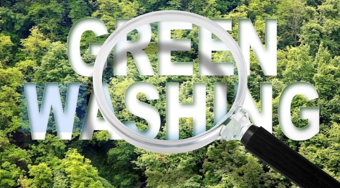 Khái niệm 'gian lận xanh' (greenwashing) chỉ việc doanh nghiệp phóng đại hoặc tô vẽ tác động môi trường của sản phẩm. Ảnh: Martyn Warwick Khái niệm 'gian lận xanh' (greenwashing) chỉ việc doanh nghiệp phóng đại hoặc tô vẽ tác động môi trường của sản phẩm. Ảnh: Martyn Warwick