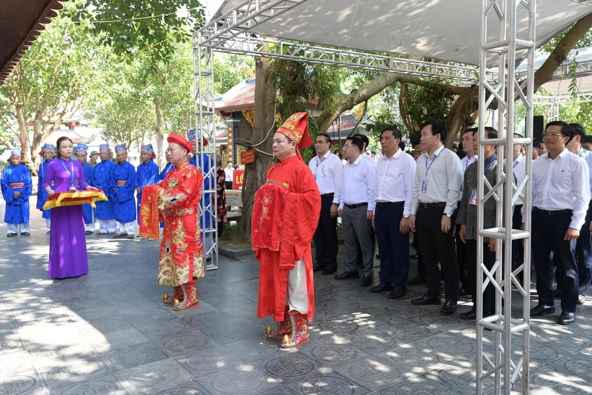 Lễ hội đền Bảo Hà được tổ chức nhằm tri ân Thần vệ quốc Hoàng Bảy - vị tướng dẹp giặc phương Bắc, bảo vệ non sông đất nước. Ảnh: Bích Hợp. Lễ hội đền Bảo Hà được tổ chức nhằm tri ân Thần vệ quốc Hoàng Bảy - vị tướng dẹp giặc phương Bắc, bảo vệ non sông đất nước. Ảnh: Bích Hợp.