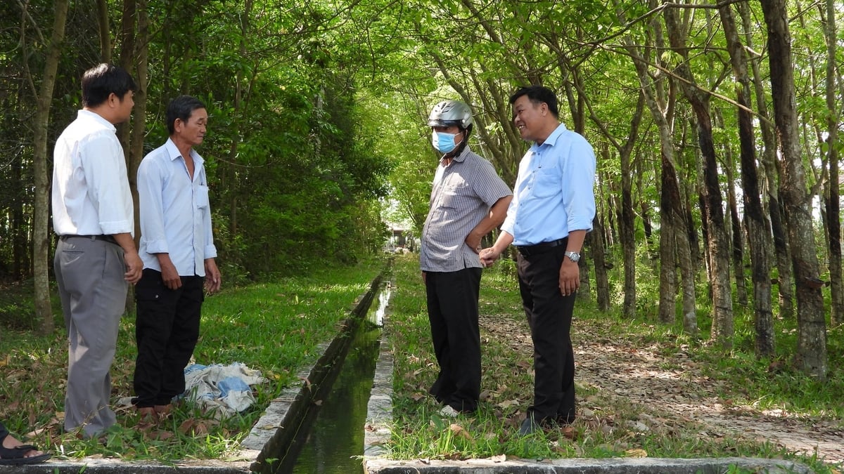 Ngành Thủy lợi Tây Ninh tinh gọn bộ máy, củng cố lực lượng cơ sở, bảo đảm phục vụ tưới, tiêu. Ảnh: Trần Trung. Ngành Thủy lợi Tây Ninh tinh gọn bộ máy, củng cố lực lượng cơ sở, bảo đảm phục vụ tưới, tiêu. Ảnh: Trần Trung.