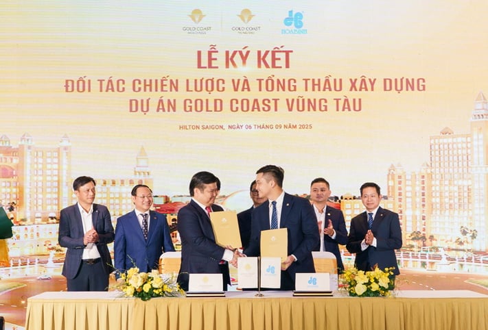 Hòa Bình và Gold Coast Holding ký kết đối tác chiến lược tại dự án Gold Coast Vũng Tàu Giai đoạn 1. Ảnh: HBC. Hòa Bình và Gold Coast Holding ký kết đối tác chiến lược tại dự án Gold Coast Vũng Tàu Giai đoạn 1. Ảnh: HBC.