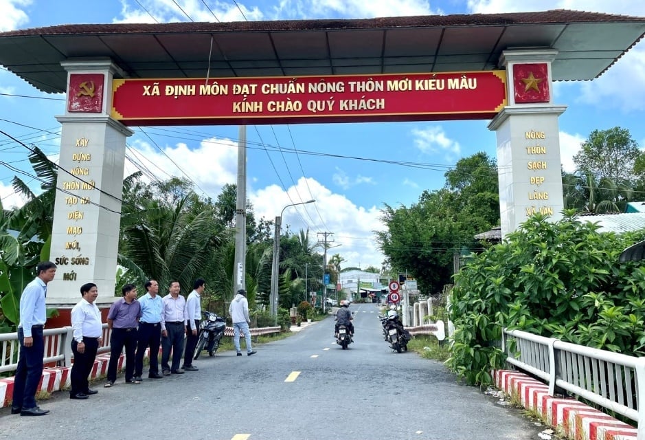 Các xã không thuộc diện sắp xếp lại đơn vị hành chính và đã được công nhận đạt chuẩn nông thôn mới, nông thôn mới nâng cao hoặc nông thôn mới kiểu mẫu, việc công nhận vẫn được giữ nguyên. Ảnh: Đinh Tấn Phong. Các xã không thuộc diện sắp xếp lại đơn vị hành chính và đã được công nhận đạt chuẩn nông thôn mới, nông thôn mới nâng cao hoặc nông thôn mới kiểu mẫu, việc công nhận vẫn được giữ nguyên. Ảnh: Đinh Tấn Phong.
