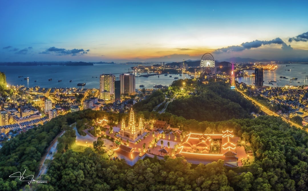 Phát triển kinh tế biển là một trong những trụ cột chiến lược đến năm 2030. Phát triển kinh tế biển là một trong những trụ cột chiến lược đến năm 2030.