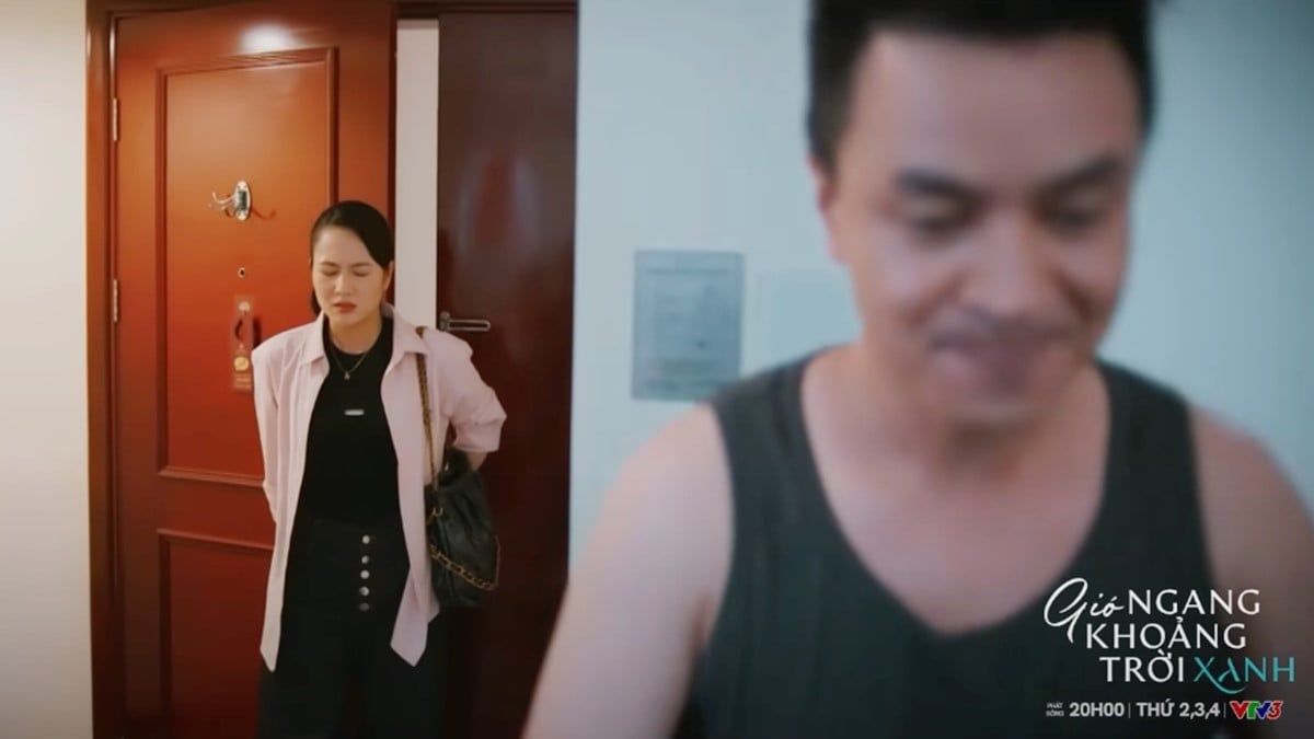 Ngân mạo hiểm đến khách sạn để xin Tiến xóa bài đăng về mình. Ảnh CMH Ngân mạo hiểm đến khách sạn để xin Tiến xóa bài đăng về mình. Ảnh CMH
