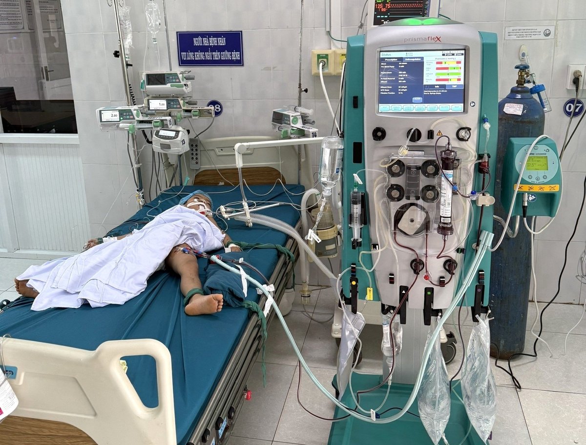 Cháu nhỏ đang được cấp cứu tại Bệnh viện Nhi tỉnh Gia Lai. Ảnh: TA. Cháu nhỏ đang được cấp cứu tại Bệnh viện Nhi tỉnh Gia Lai. Ảnh: TA.