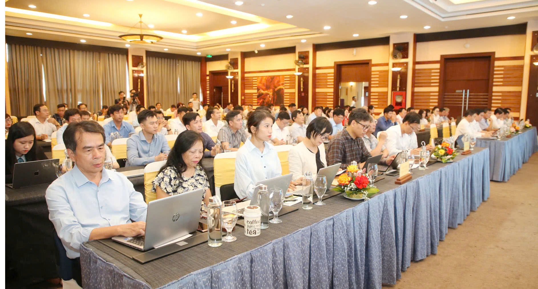Các đại biểu tham dự hội thảo tại Quảng Trị. Ảnh: T. Đức. Các đại biểu tham dự hội thảo tại Quảng Trị. Ảnh: T. Đức.