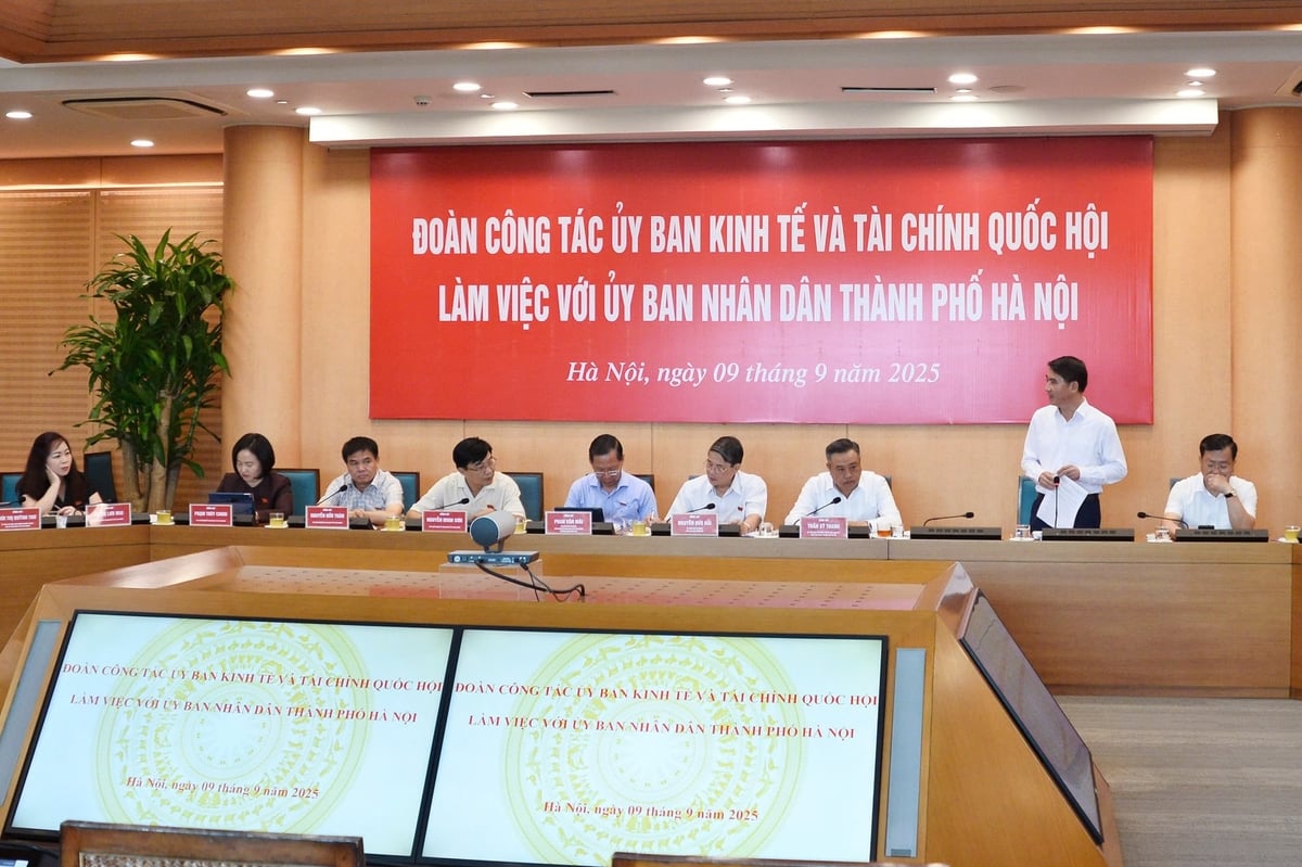 Ủy ban Kinh tế và Tài chính của Quốc hội nắm bắt kết quả sử dụng ngân sách và tiến độ các công trình gắn với cơ chế đặc thù của Thủ đô. Ảnh: Cổng TTĐT Quốc hội. Ủy ban Kinh tế và Tài chính của Quốc hội nắm bắt kết quả sử dụng ngân sách và tiến độ các công trình gắn với cơ chế đặc thù của Thủ đô. Ảnh: Cổng TTĐT Quốc hội.