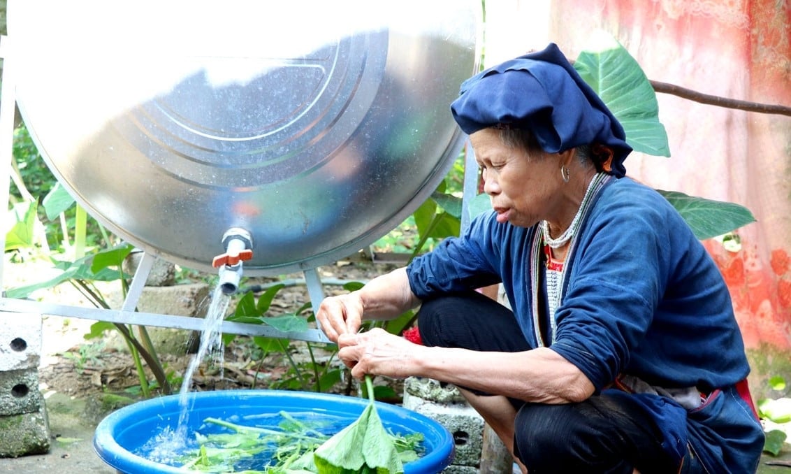 Người dân thôn Tân Dân, xã Tân Thanh được sử dụng nước sạch đạt tiêu chuẩn. Ảnh: Đoàn Thư/Báo Tuyên Quang. Người dân thôn Tân Dân, xã Tân Thanh được sử dụng nước sạch đạt tiêu chuẩn. Ảnh: Đoàn Thư/Báo Tuyên Quang.