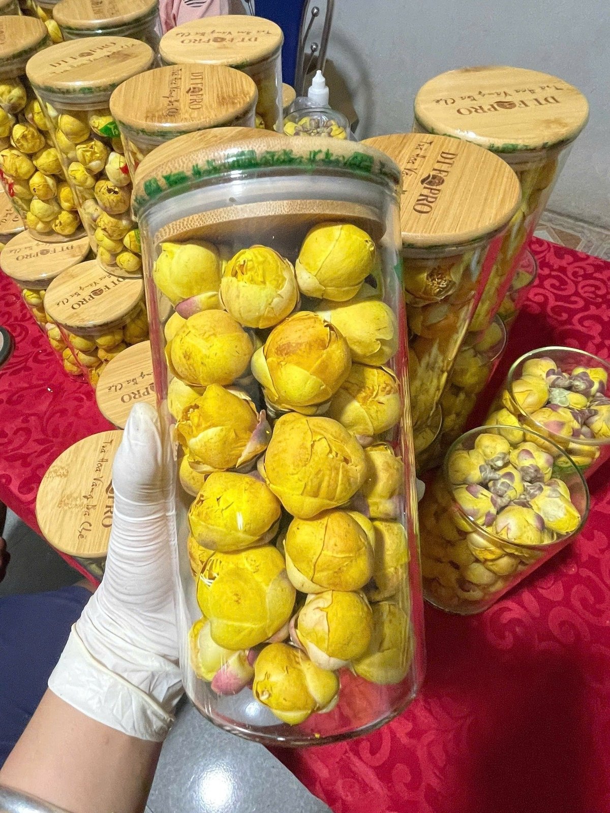 Trà hoa vàng Ba Chẽ được giữ lại tinh chất nhờ công nghệ sấy thăng hoa. Ảnh: CTĐT.