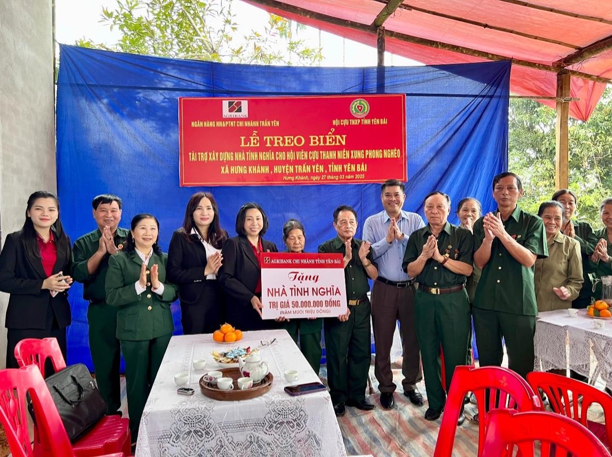 Agribank Chi nhánh Yên Bái tích cực trong các hoạt động từ thiện, nhân đạo tại địa phương. Ảnh: Thanh Tiến. Agribank Chi nhánh Yên Bái tích cực trong các hoạt động từ thiện, nhân đạo tại địa phương. Ảnh: Thanh Tiến.