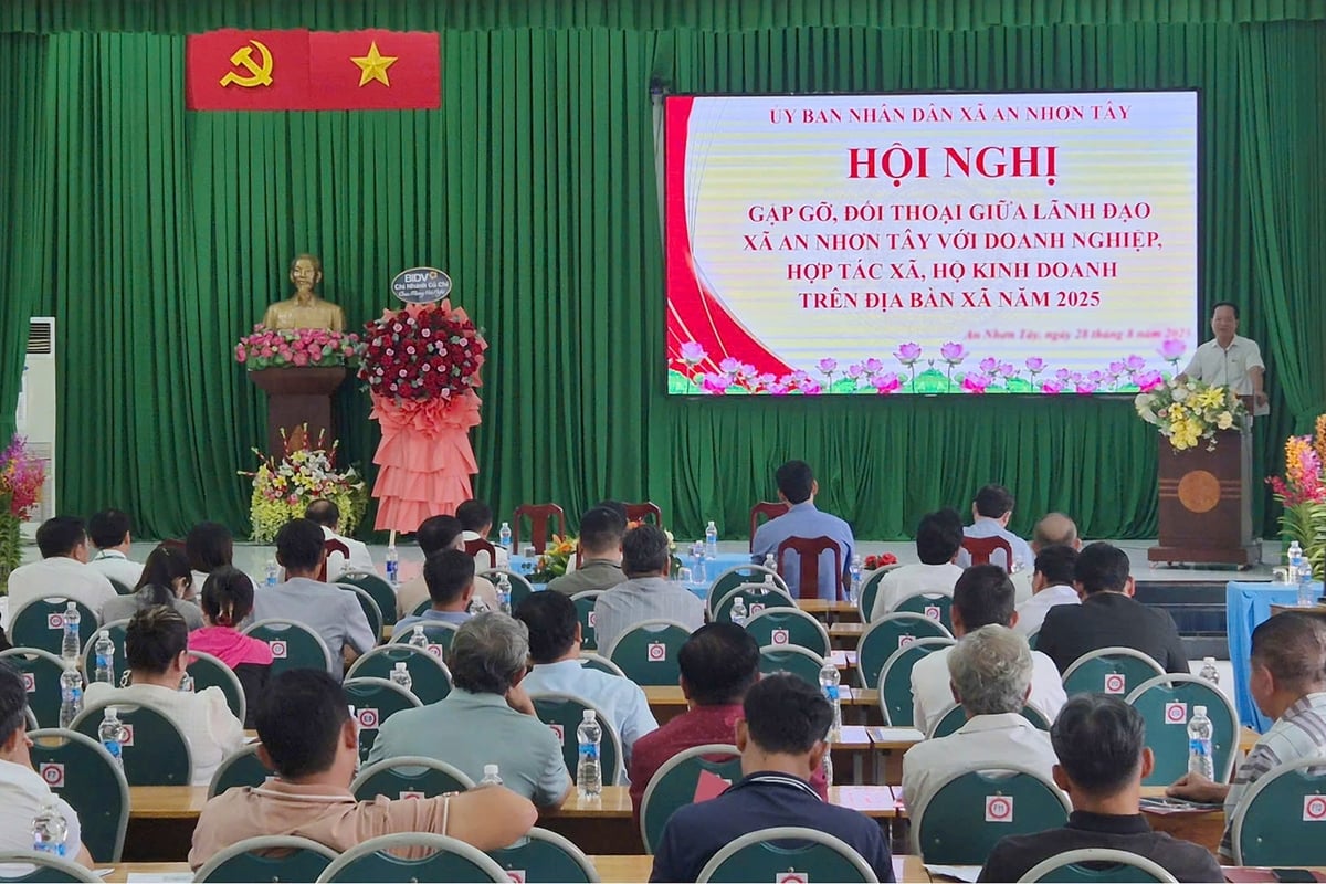 UBND xã An Nhơn Tây vừa tổ chức hội nghị gặp gỡ, đối thoại với doanh nghiệp, hợp tác xã và hộ kinh doanh trên địa bàn. Ảnh: Phạm Luân. UBND xã An Nhơn Tây vừa tổ chức hội nghị gặp gỡ, đối thoại với doanh nghiệp, hợp tác xã và hộ kinh doanh trên địa bàn. Ảnh: Phạm Luân.