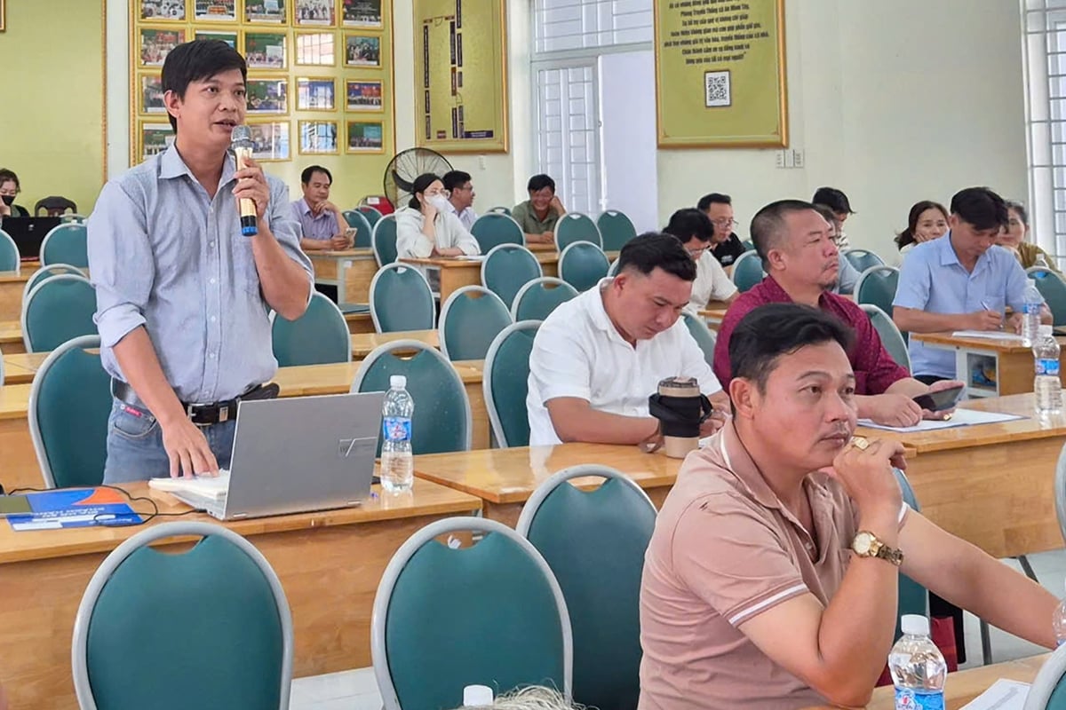 Ông Nguyễn Mạnh Hùng, Giám đốc HTX Thỏ sạch An Nhơn Tây kiến nghị. Ảnh: Phạm Luân. Ông Nguyễn Mạnh Hùng, Giám đốc HTX Thỏ sạch An Nhơn Tây kiến nghị. Ảnh: Phạm Luân.