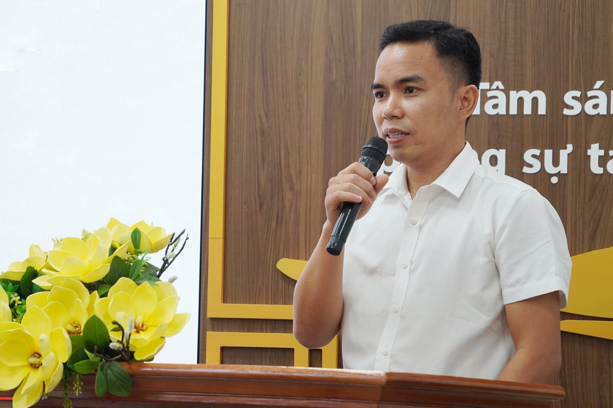 Đồng chí Lê Thanh Quảng (Chi bộ Mạng lưới trạm Khí tượng thủy văn) phát biểu tại lễ bế mạc lớp bồi dưỡng lý luận chính trị dành cho Đảng viên mới. Ảnh: Nguyễn Thủy. Đồng chí Lê Thanh Quảng (Chi bộ Mạng lưới trạm Khí tượng thủy văn) phát biểu tại lễ bế mạc lớp bồi dưỡng lý luận chính trị dành cho Đảng viên mới. Ảnh: Nguyễn Thủy.