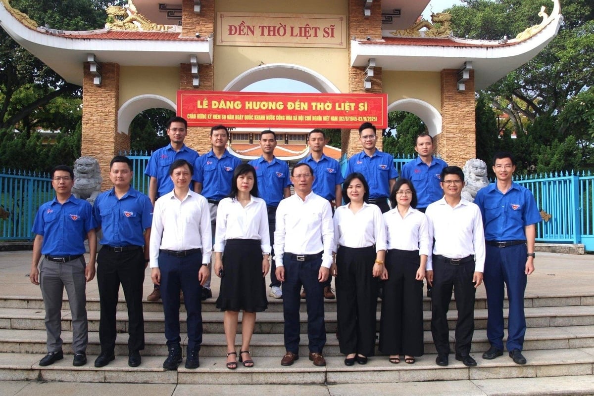 Tập thể PV GAS VUNG TAU bày tỏ niềm tự hào, xúc động và lời tri ân sâu sắc đối với thế hệ cha anh. Ảnh: PV GAS VUNG TAU. Tập thể PV GAS VUNG TAU bày tỏ niềm tự hào, xúc động và lời tri ân sâu sắc đối với thế hệ cha anh. Ảnh: PV GAS VUNG TAU.
