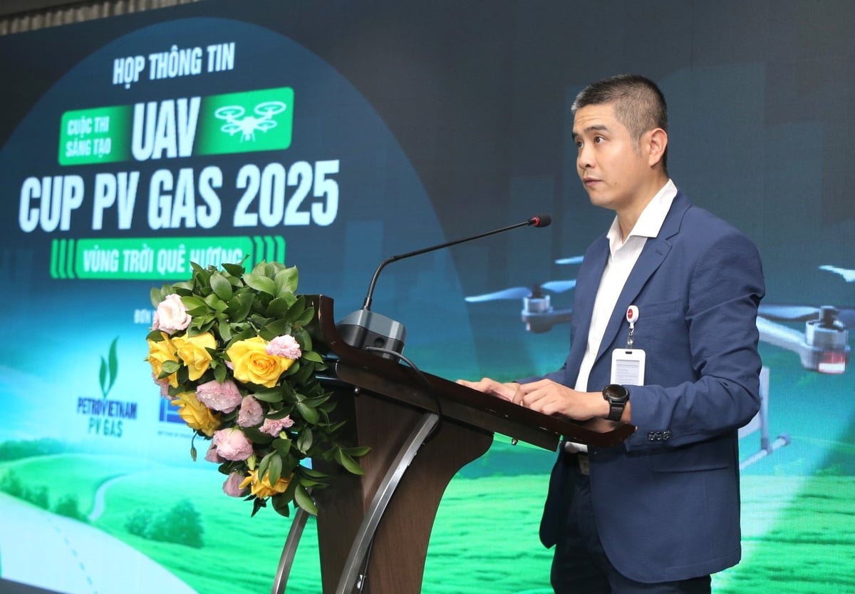 PGS.TS Hán Trọng Thanh, Phó Viện trưởng Viện Nghiên cứu công nghệ Không gian và Dưới nước cho biết, cuộc thi hướng tới bồi dưỡng đội ngũ khoa học công nghệ kế cận về UAV, điều khiển - tự động hóa. Ảnh: Trung Nguyên. PGS.TS Hán Trọng Thanh, Phó Viện trưởng Viện Nghiên cứu công nghệ Không gian và Dưới nước cho biết, cuộc thi hướng tới bồi dưỡng đội ngũ khoa học công nghệ kế cận về UAV, điều khiển - tự động hóa. Ảnh: Trung Nguyên.