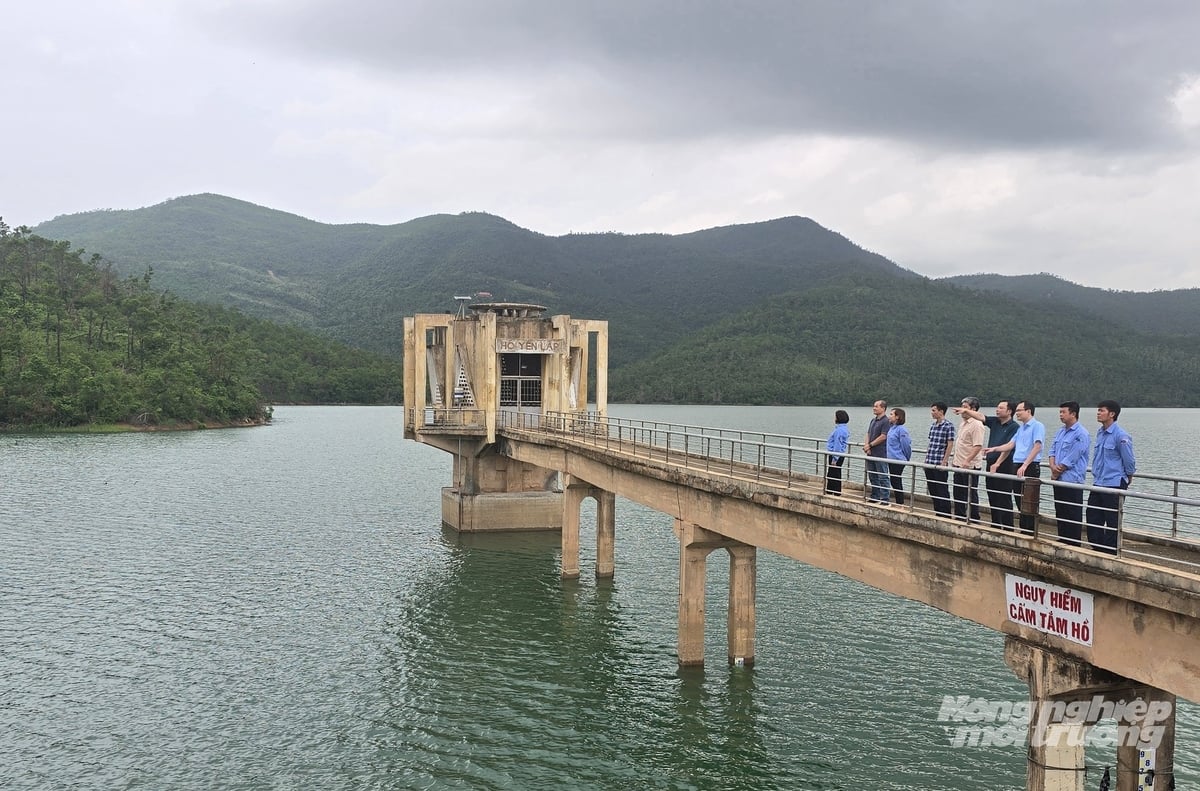 Hồ Yên Lập - hồ chứa nước ngọt lớn nhất tỉnh Quảng Ninh. Ảnh: Cường Vũ. 