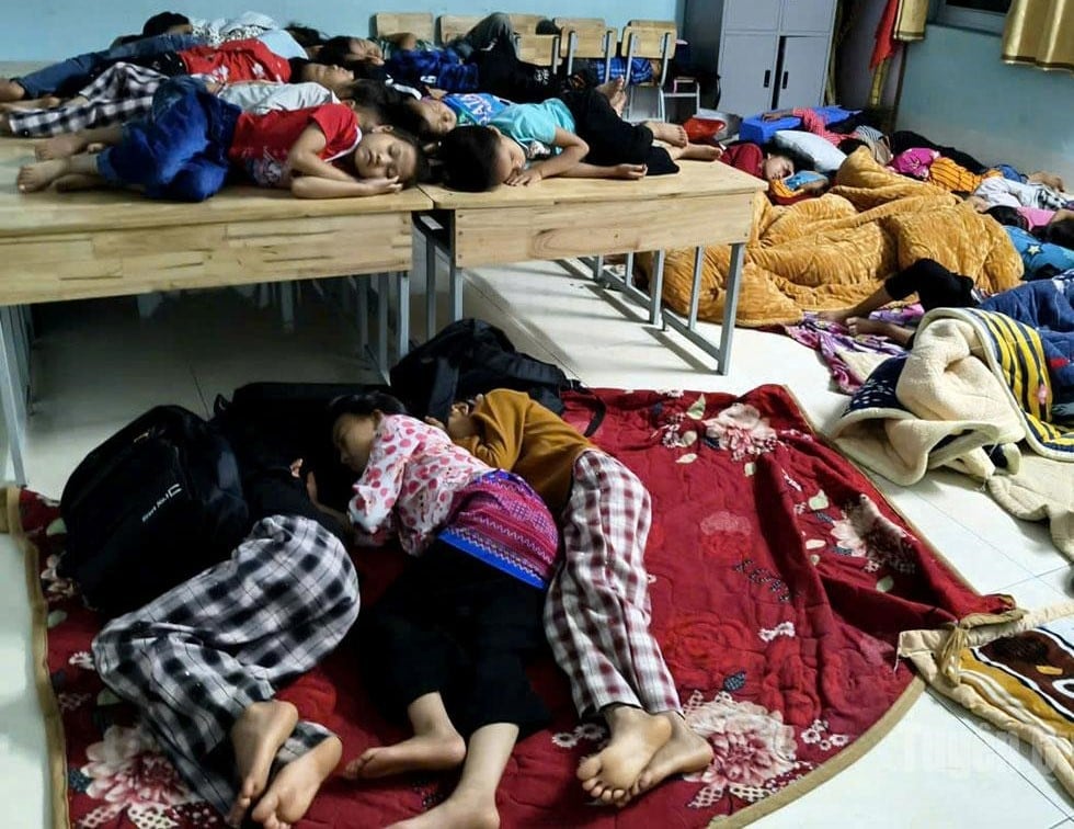 Thiên tai khiến xã Thàng Tín, tỉnh Tuyên Quang phải di chuyển khẩn cấp hơn 300 em học sinh đến nơi an toàn. Ảnh: VM.