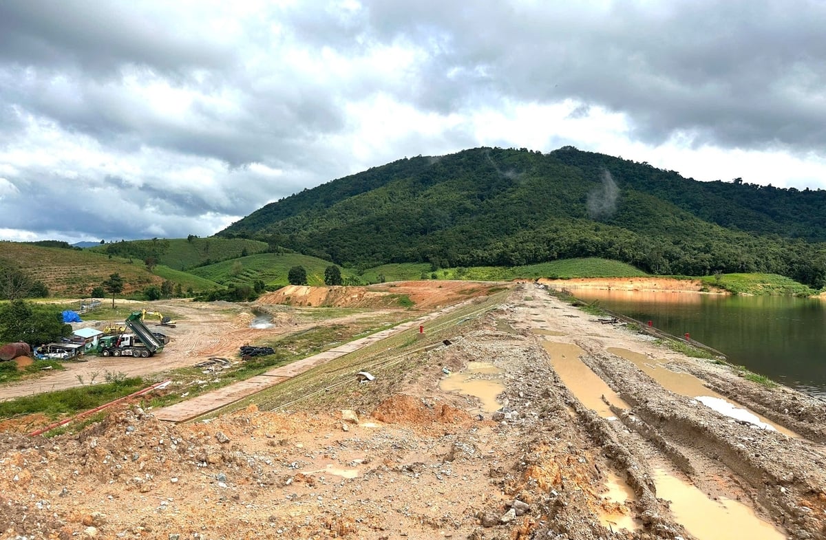 Hồ chứa nước Đăk Car đang thi công, dự kiến hoàn thành cuối năm 2025. Ảnh: Tuấn Anh. Hồ chứa nước Đăk Car đang thi công, dự kiến hoàn thành cuối năm 2025. Ảnh: Tuấn Anh.