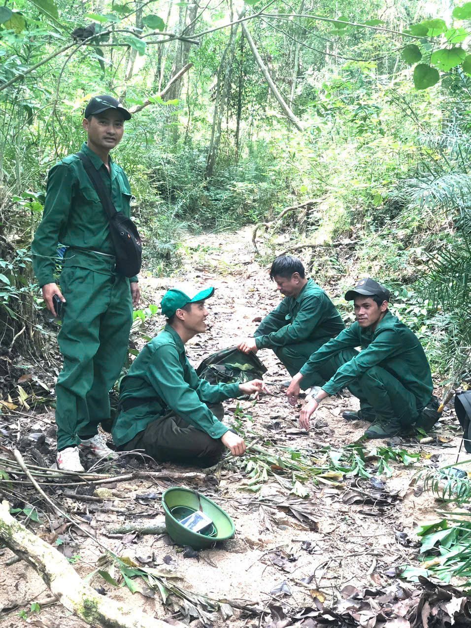 Lực lượng kiểm lâm Khu bảo tồn thiên nhiên Ea Sô thường xuyên triển khai các đợt truy quét, tuần tra kiểm soát, phát hiện các đối tượng vi phạm trên địa bàn cũng như khu vực vùng sâu vùng xa, vùng đệm. Ảnh: Khu bảo tồn thiên nhiên Ea Sô.