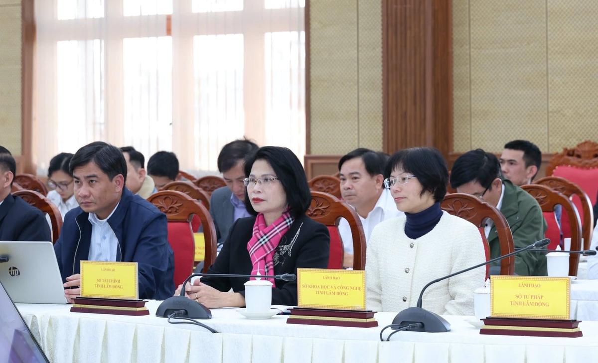 Đông đảo các đại biểu đại diện cho các Sở, ngành tham gia tại Hội nghị. Ảnh: Nhật Tiến.