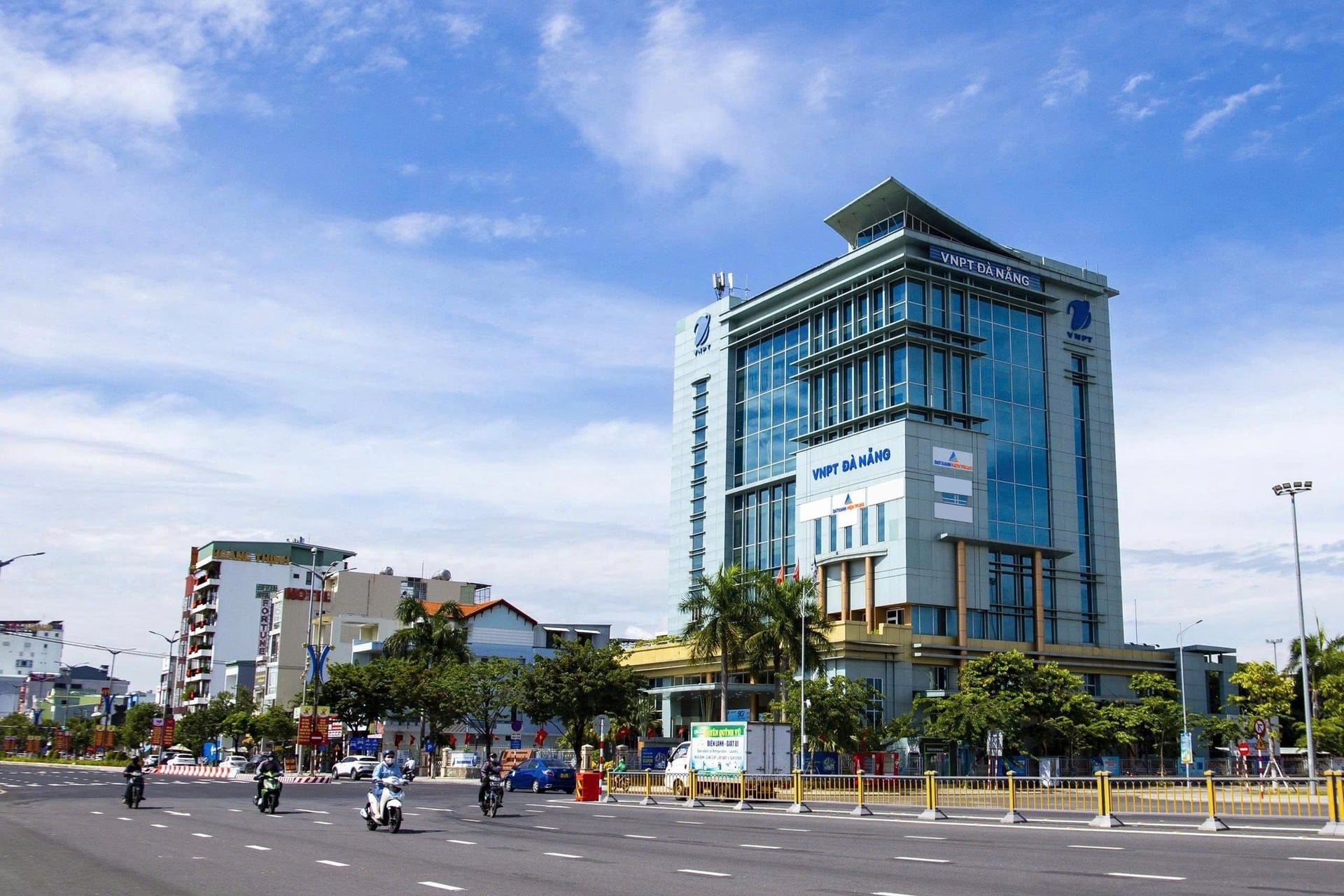 Văn phòng mới của Công ty thành viên Nam Miền Trung tại đường 2/9 (TP Đà Nẵng), quy mô hơn 1.000 m2. Ảnh: Đất Xanh Miền Trung.