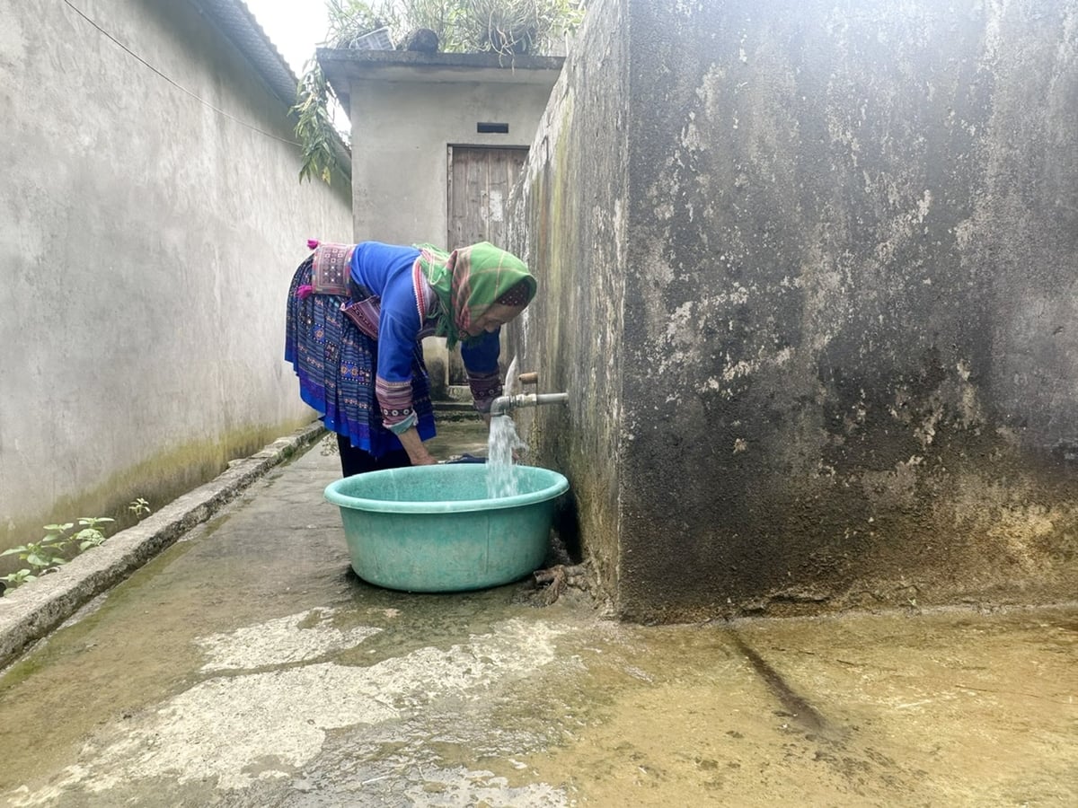 Người dân vùng cao xã Bắc Hà được sử dụng nước sạch trong sinh hoạt hàng ngày. Ảnh: Bích Hợp.