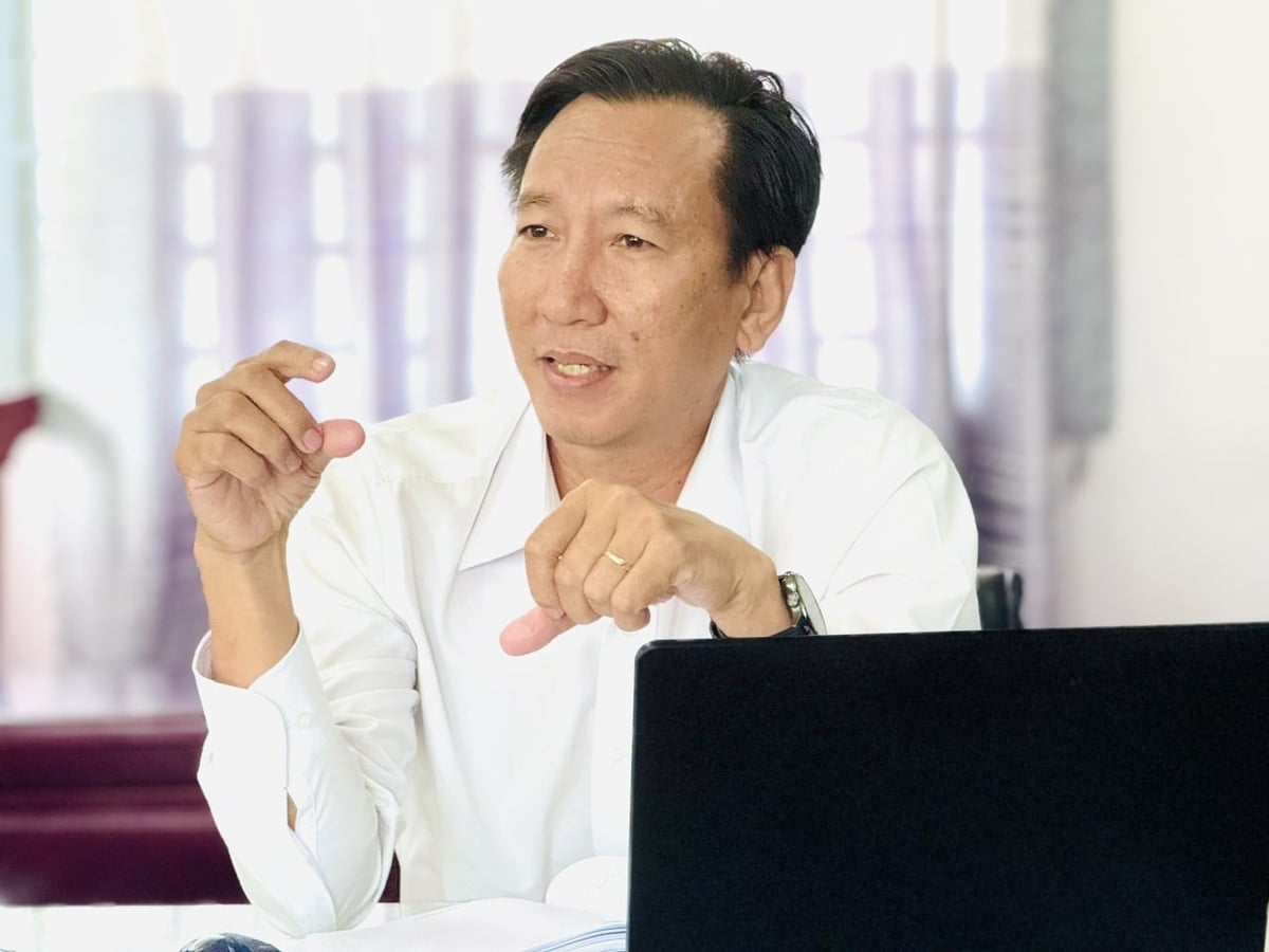 Ông Ngô Minh Long, Bí thư Đảng ủy xã Thạnh Hòa, chia sẻ định hướng gắn sản xuất nông nghiệp với chuyển đổi số phục vụ người dân. Ảnh: Lê Hoàng Vũ.