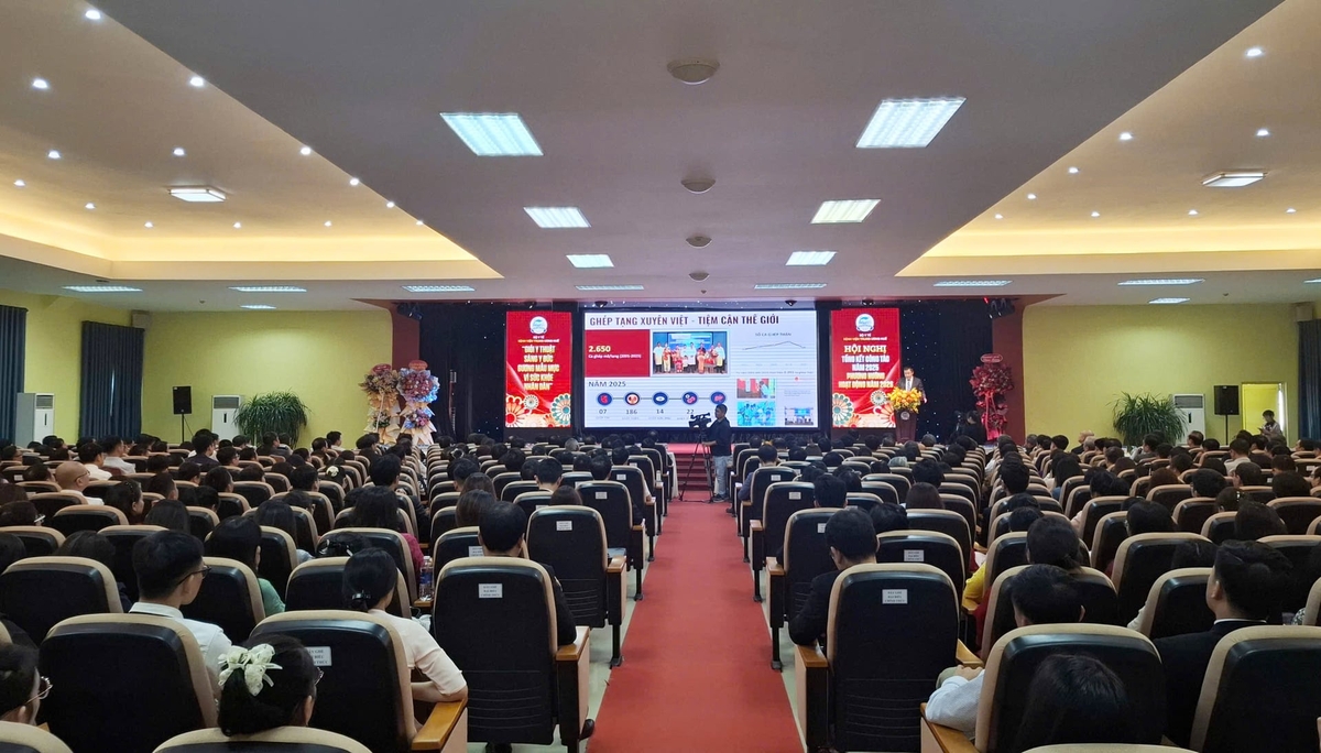 Bệnh viện Trung ương Huế tổ chức Hội nghị Tổng kết công tác năm 2025, phương hướng hoạt động năm 2026 và Hội nghị Đại biểu cán bộ, viên chức năm 2025. Ảnh: Văn Dinh.