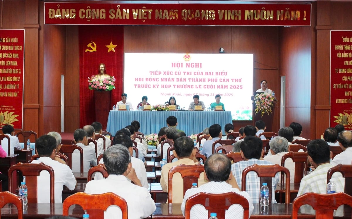 Hội nghị tiếp xúc cử tri của đại biểu HĐND thành phố Cần Thơ tại xã Thạnh Xuân, lắng nghe ý kiến, kiến nghị của Nhân dân. Ảnh: Văn Vũ.