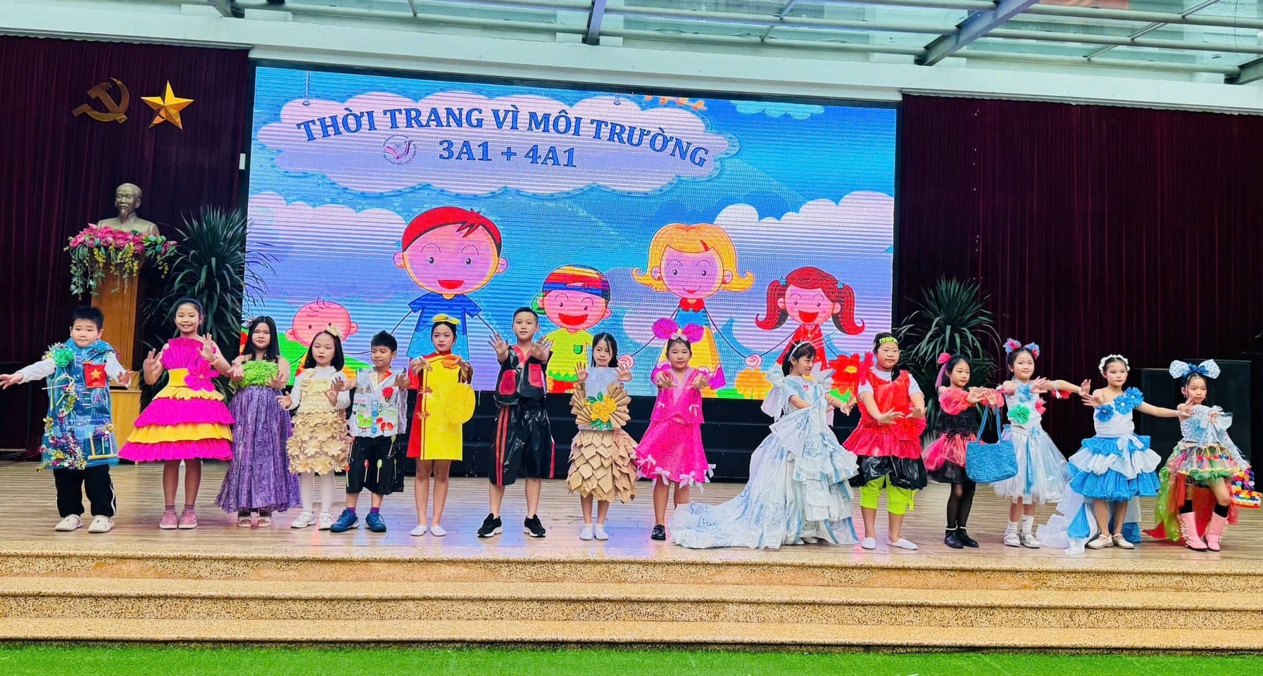 Trường Tiểu học Vĩnh Tuy thường xuyên tổ chức đa dạng các hoạt động và cuộc thi về môi trường, qua đó từng bước nâng cao nhận thức và ý thức bảo vệ môi trường cho học sinh. Ảnh: NTCC.