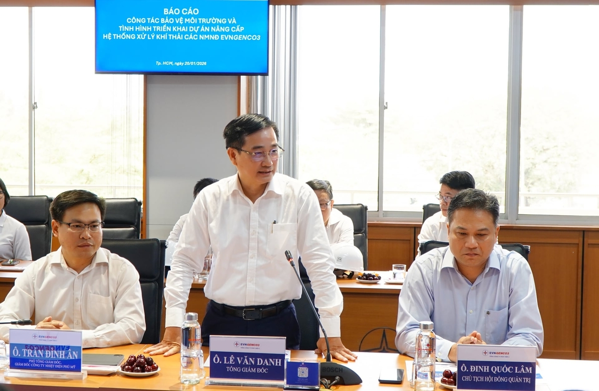 Ông Lê Văn Danh - Thành viên HĐQT, Tổng Giám đốc EVNGENCO3 báo cáo tại buổi làm việc. Ảnh: EVNGENCO3.
