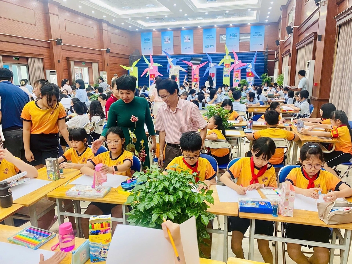 Học sinh Trường Tiểu học Nguyễn Viết Xuân tích cực tham gia các cuộc thi vẽ tranh về bảo vệ môi trường và giành nhiều giải cao. Ảnh: NTCC.