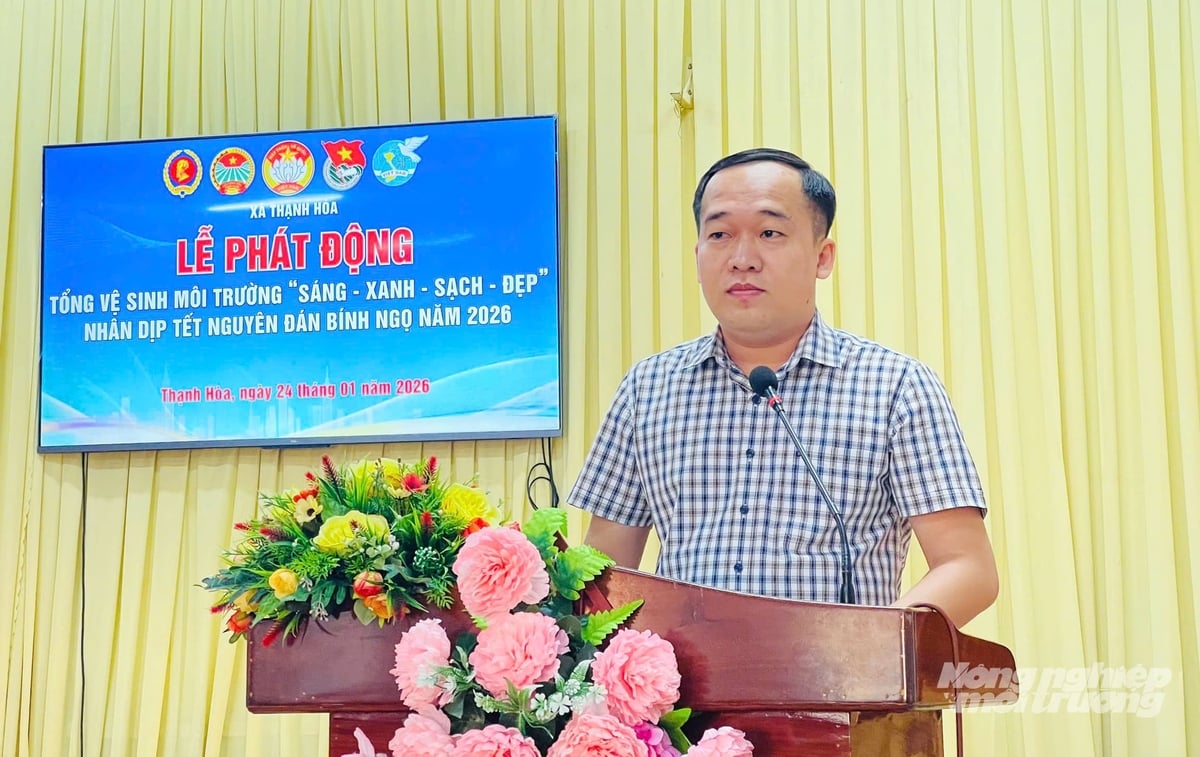 Ông Trần Văn Phương, Chủ tịch Ủy ban MTTQ Việt Nam xã Thạnh Hòa khẳng định, môi trường là nền tảng của sức khỏe, là thước đo chất lượng cuộc sống và là tiêu chí quan trọng trong xây dựng nông thôn mới, nông thôn mới nâng cao và kiểu mẫu. Ảnh: Lê Hoàng Vũ.