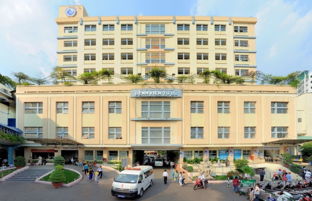 Khuôn viên Bệnh viện Từ Dũ. Ảnh: Quang Phương.