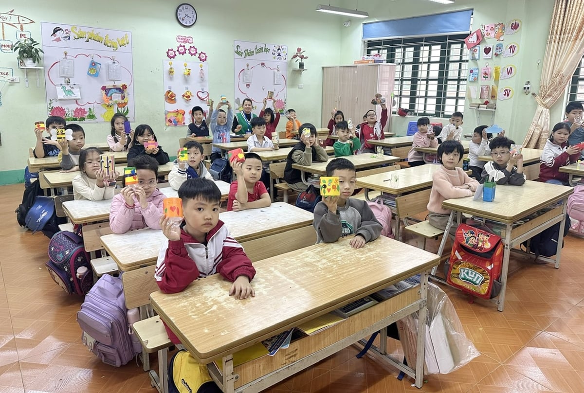 Lớp học tái chế rác thải của học sinh Trường Tiểu học Bắc Lệnh. Ảnh: Bích Hợp.