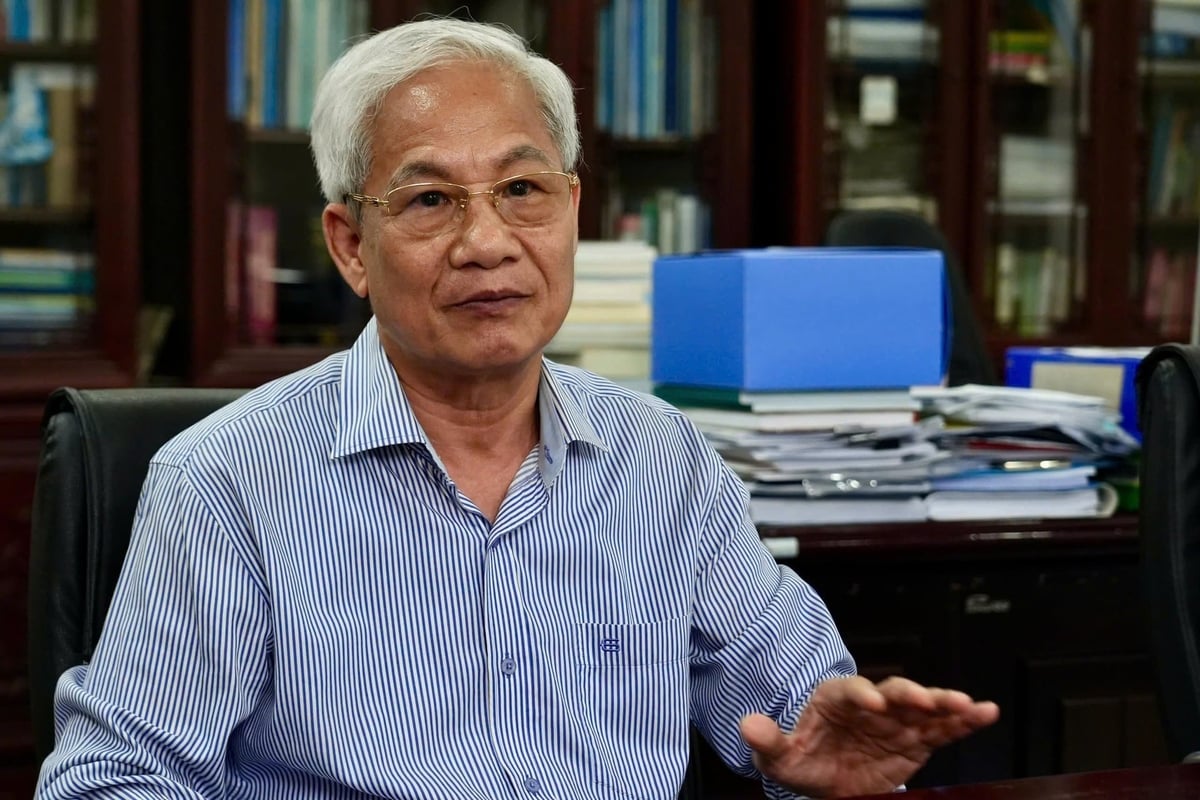 GS. TS Đào Xuân Học - Chủ tịch Hội Thủy lợi Việt Nam, cho rằng: Xây dựng bể ngầm lên tới hàng trăm triệu khối là rất tốn kém, trong khi vẫn còn nhiều giải pháp khác để phòng, chống ngập cho đô thị Thủ đô. Ảnh: Minh Phúc.