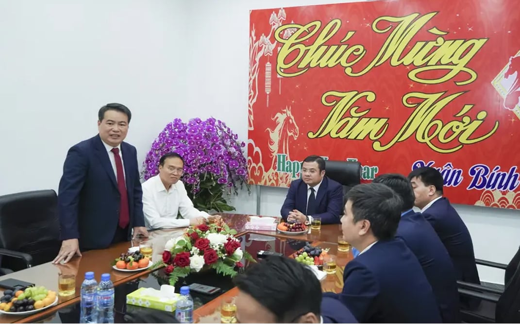 Ông Vũ Văn Bằng, Bí thư Đảng ủy, Tổng Giám đốc Công ty Cổ phần DAP - Vinachem cho biết: Tổng thu nhập bình quân dịp Tết Nguyễn đán Bính Ngọ 2026 của doanh nghiệp đạt trên 60 triệu đồng/người, mức cao nhất từ trước đến nay. Ảnh: Vinachem.