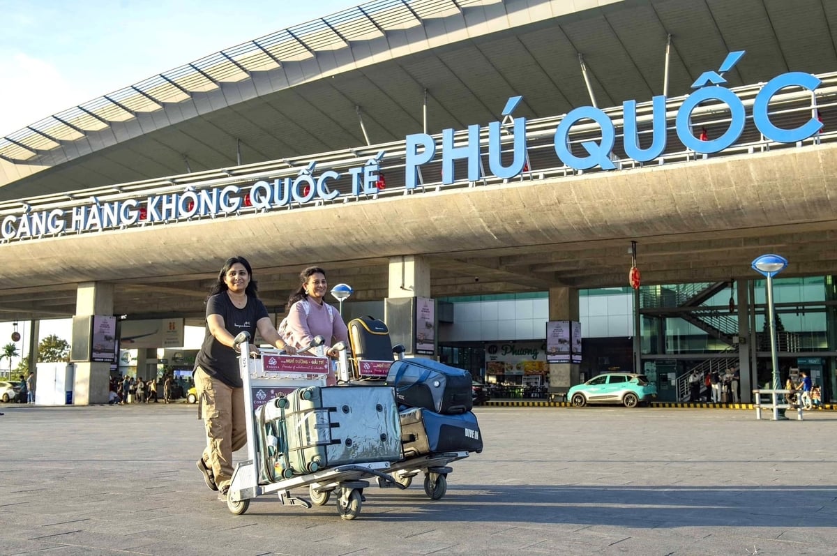 Cảng Hàng không quốc tế Phú Quốc lập kỷ lục đón 50 chuyến bay quốc tế trong ngày, mức cao nhất trong một ngày kể từ khi khai thác - năm 2012. Ảnh: Trung Chánh.