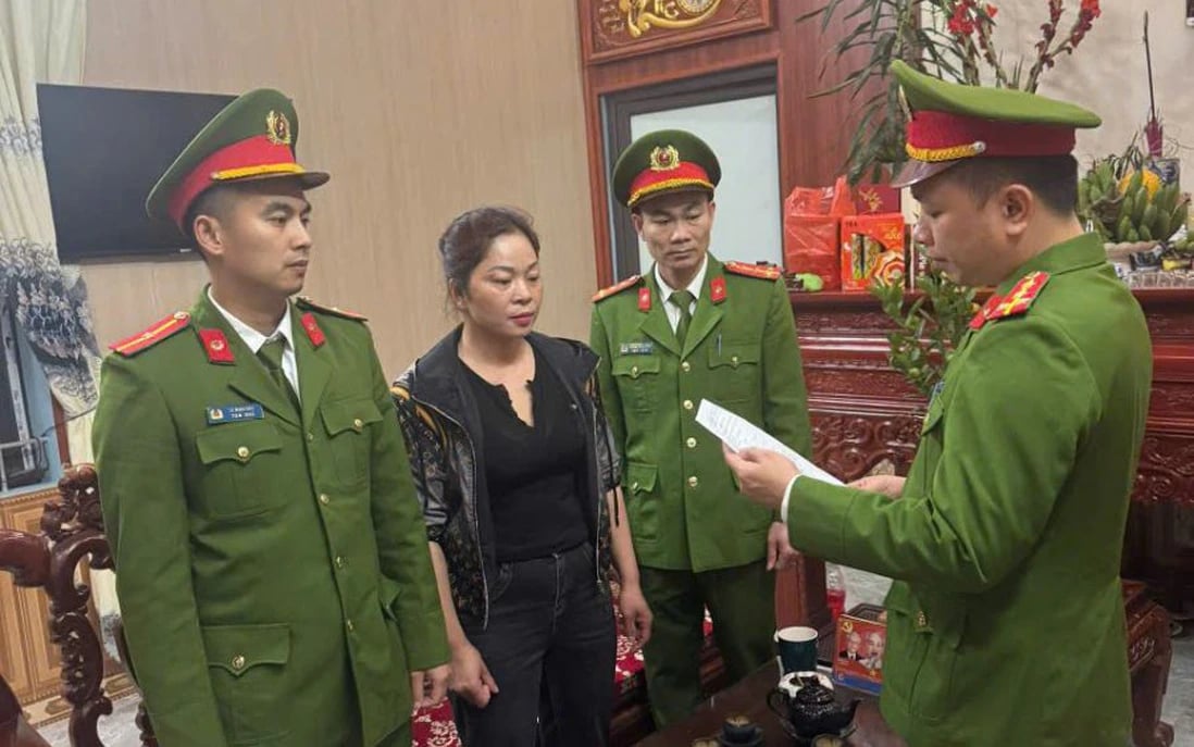 Lực lượng chức năng ra lệnh bắt giữ khẩn cấp Nguyễn Thị Mùi.  Ảnh: Công an tỉnh Bắc Ninh.