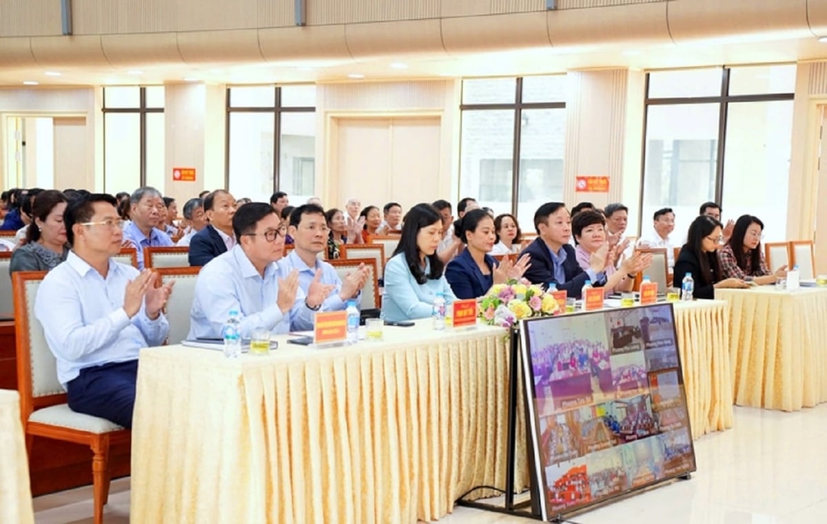 Quang cảnh hội nghị phường Hà Đông. Ảnh: Nguyễn Trường.