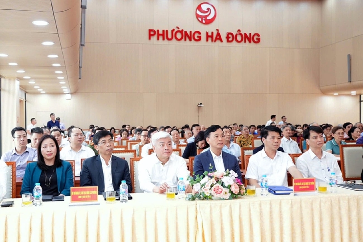 Các đại biểu dự tại điểm cầu phường Hà Đông. Ảnh: Lê Hải.