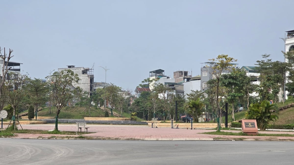 Một công viên hiện đại, tiện nghi vừa mới khánh thành tại phường Bồ Đề. Ảnh: Thái Bình.