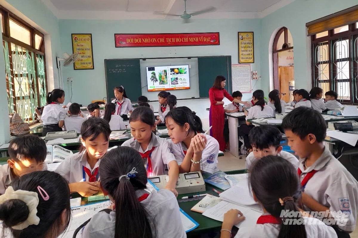 Thiếu hụt biên chế giáo viên kéo dài đang là rào cản lớn đối với nỗ lực đổi mới căn bản, toàn diện giáo dục tại Quảng Trị, ảnh hưởng rõ rệt đến việc triển khai Chương trình Giáo dục phổ thông. Ảnh: Võ Dũng.