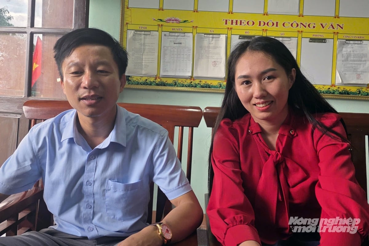 Thầy Phạm Đức Ngọc, Hiệu trưởng Trường THCS Phúc Trạch trăn trở trước tình trạng thiếu giáo viên của nhà trường. Ảnh: Võ Dũng.