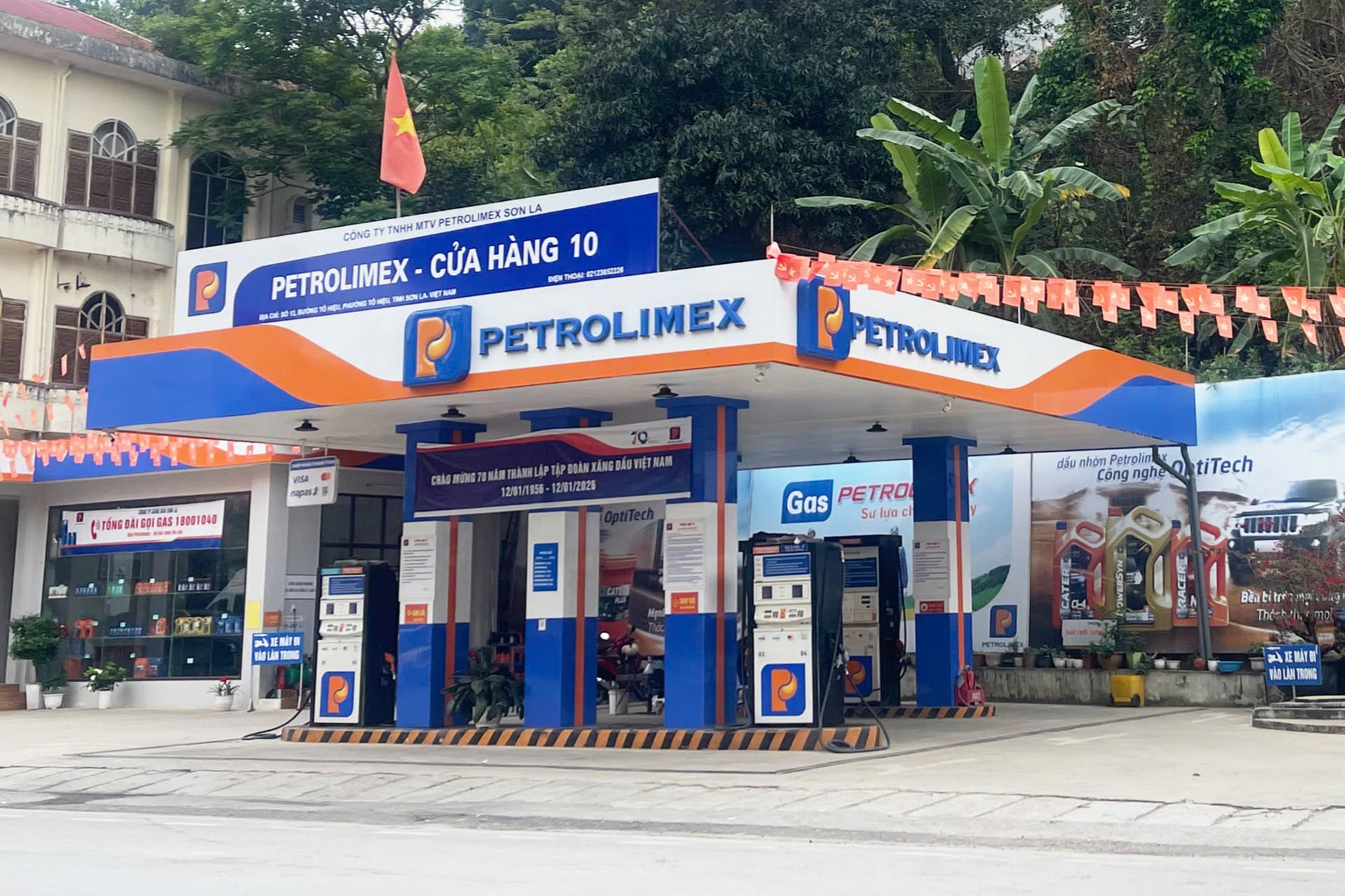Sơn La yêu cầu các sở, ngành, doanh nghiệp triển khai đồng bộ giải pháp bảo đảm nguồn cung xăng dầu, khí đốt. Ảnh: Nguyễn Nga.