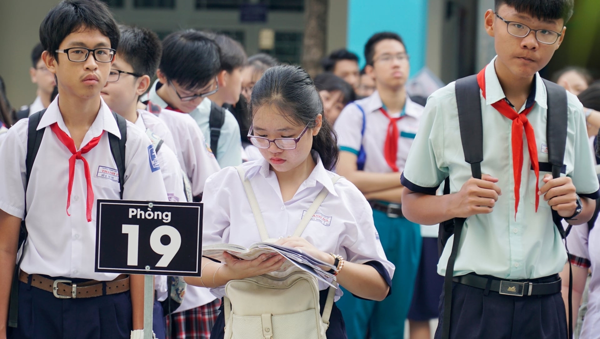 Ngành giáo dục thành phố cam kết đảm bảo 100% học sinh cư trú trên địa bàn đều có chỗ học. Ảnh: Nguyễn Thủy.