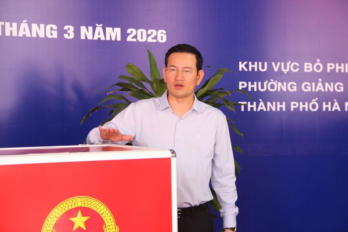 Theo ông Cồ Như Dũng - Phó Bí thư Đảng ủy, Chủ tịch UBND phường Giảng Võ, việc bố trí khu vực bỏ phiếu được phường tính toán kỹ lưỡng nhằm bảo đảm cử tri có thể tham gia bỏ phiếu thuận tiện nhất. Ảnh: Mai Đan