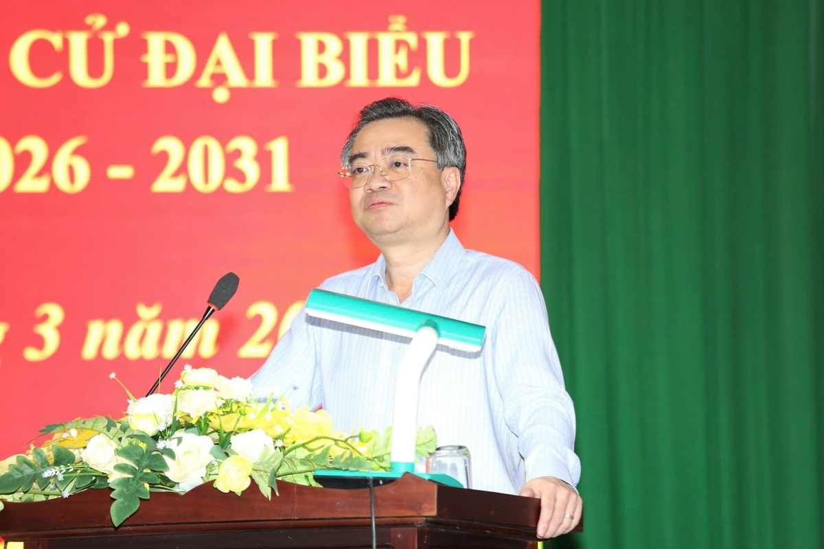 Ông Nguyễn Thanh Nghị Ủy viên Bộ Chính trị, Trưởng Ban Chính sách, Chiến lược Trung ương phát biểu tại hội nghị tiếp xúc cử tri. Ảnh: Tuấn Trần.